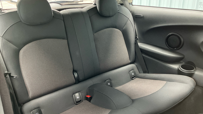 MINI Hatchback 1.5 Cooper Classic Premium 3dr Auto Petrol Hatchback